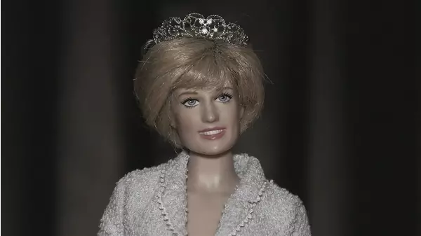 Aseguran que una muñeca de Lady Diana está poseída y manda un mensaje