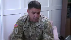 Sargento que lleva 27 de años de servicio tiene a su esposa detenida en la base donde él trabaja