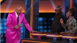 Earth, Wind & Fire rile up Steve Harvey!!