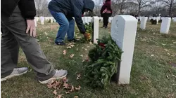 Over 7,500 fallen veterans honored during wreath laying ceremony at Long Island National Cemetery