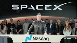 Why investors can't get enough of SpaceX