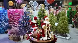 'Christmas In America' warehouse is a wonderland of holiday decor