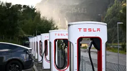 Cracks in the Musk Empire? Tesla Stumbles as SpaceX Faces New Questions