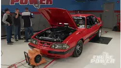El LX con motor Coyote busca la máxima potencia para la pista de carreras