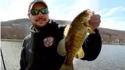 Lunkerville S13:E5 "Slick Nick Goes to Fish College"