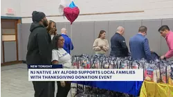 Super Bowl champ Jay Alford, NY Giants hand out Thanksgiving meals in Newark