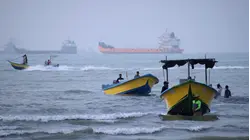 Iran Says Hormuz Deal is Close; Trump Denies Munitions Shortage