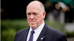 Tom Homan pide a los inmigrantes indocumentados que "salgan del país por su cuenta"