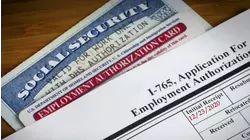 Un abogado ofrece consejos ante la eliminación de la extensión automática de los permisos de trabajo