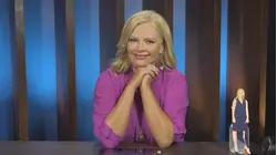 Melissa Peterman Comes In With A Bang!