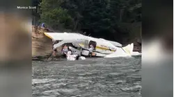 What caused tourist seaplane crash