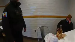 Difunden el video del arresto de Luigi Mangione, acusado de matar al CEO de UnitedHealthcare