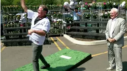 Stew Leonard Jr. prepares to throw first pitch at Yankees game