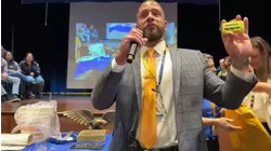 Students travel back to 1995 as time capsule is opened in Long Island junior high school