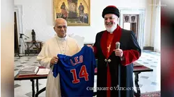 Pope Leo appears to receive Cubs jersey from Assyrian church leader