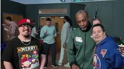 Former New York Jet helps spread holiday cheer to residents at FREE