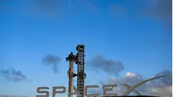 Spacex's Nasdaq Debut Draws Wall Street's Attention