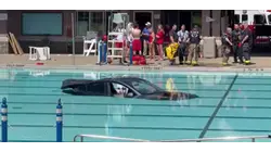 Car ends up Wavenly Park swimming pool