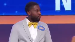 8 ways a woman flirts with a man at a bar.