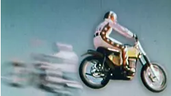 Thrillseekers : Pilot Episode: Motorcycles, Air Gliding, Wild Animals & Air Stunts!