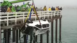 Man dies after van plunges into water at Santa Cruz Wharf: authorities