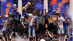 USPS worker delivers mail through parade as New York Knicks celebrate victory