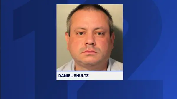USPS employee arrested for stealing mail in Wantagh - News 12 New York ...
