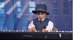 4-year-old piano prodigy already perfecting the tunes