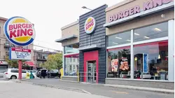 Hammer-wielding attackers strike 2 men in head outside Dyker Heights Burger King