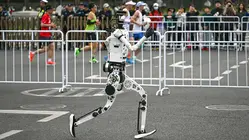 Robots Race Against Humans in Half-Marathon in China