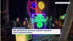 Holiday light show opens in Bayport with Girl Scout designs