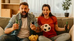¿El Mundial se disfruta en pareja o entre amigos? ¿Hay que pedir permiso?
