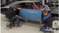 El Dodge Charger del 69 recibe una capa de chapa metálica
