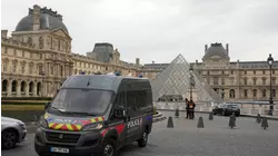 Thieves steal priceless jewels from Louvre Museum in France