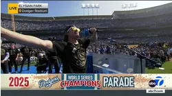 Kiké Hernández ramps energy at Dodger Stadium: 'We're a... dynasty, baby!'
