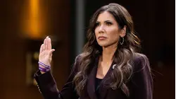 Noem es cuestionada por legisladores sobre los ciudadanos que sus agentes mataron en Minnesota