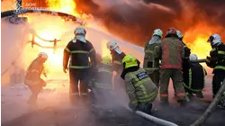 Russia Bombards Ukraine's Infrastructure as Peace Talks Continue