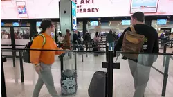 Record holiday travel underway at Newark Airport