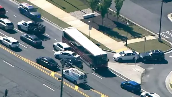 Atlanta Bus Hijacking Leaves 1 Dead - ABC News Live | Xumo Play