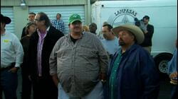 Storage Wars: Texas: The Surgeon, The Witch, and the Wardrobe