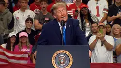 Trump heads to Ohio for midterm rally
