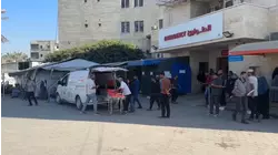Renewed fighting tests Gaza ceasefire and Israel briefly halts aid