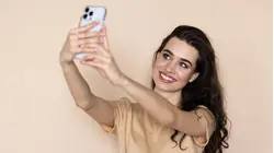 Consejos y trucos para tomarse mejores fotos y 'selfies' con el celular