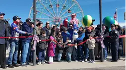 'We're so back!' New Yorkers celebrate Deno's Wonder Wheel reopening