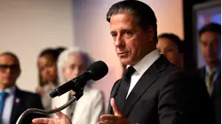 El superintendente escolar de Los Ángeles renuncia en medio de una investigación del FBI