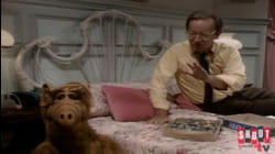 ALF: S1 E2 - Strangers in the Night