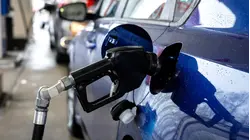 Oil Hits $100 Per Barrel as Impact of Iran War Widens