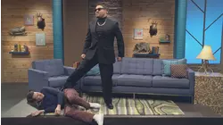 Elizabeth Banks Wears a Red Dress