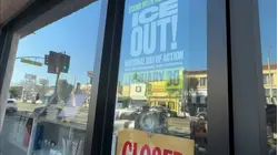 Cierran negocios, aparcan el miedo y soportan el frío para protestar contra el Gobierno de Trump