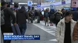 Winter storm impacting busy holiday travel day in Chicago